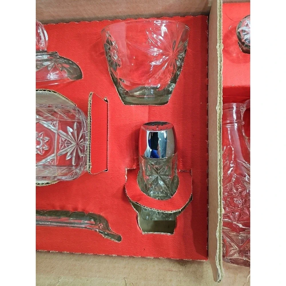 VTG ANCHOR HOCKING EARLY AMERICAN PRESCUT 11 ‎ PIECE TABLE SERVING SET / NIB